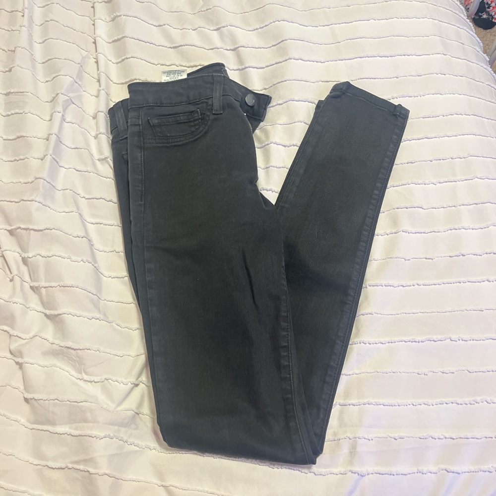 Black skinny jeans #skinnyjeans